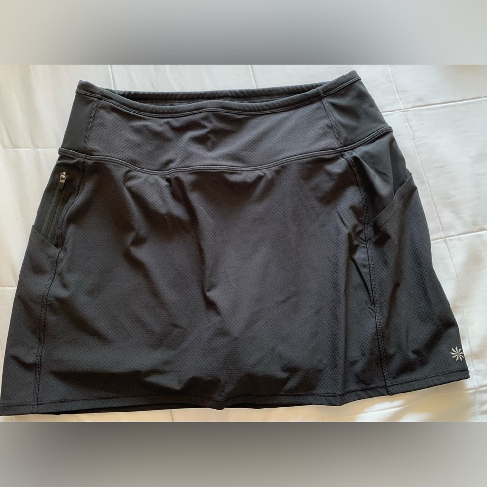 Athleta action skort in Dobby 14.5” Size Small